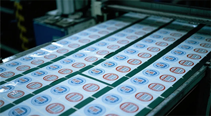 Ten kontroler laserowy otwiera nowe możliwości wycinania laserowego.